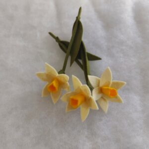 Handgemaakte narcisjes van 100% wolvilt