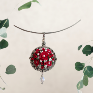 Roses with Love - rode rozen met gipskruid